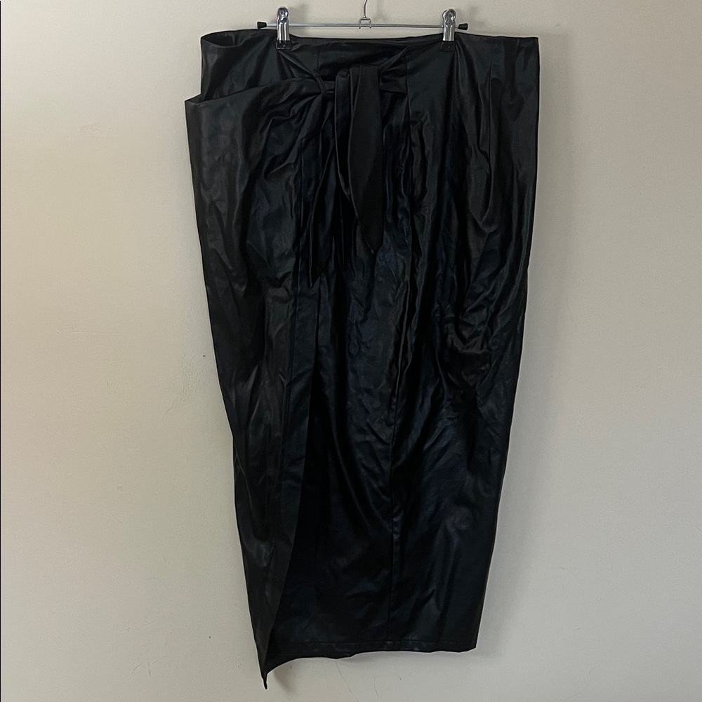 Chic Black Pencil Skirt for Women